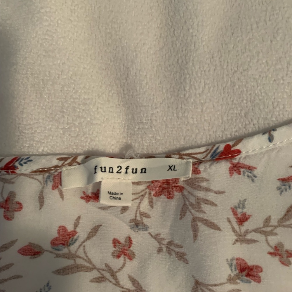 Fun 2 Fun, XL blouse - Picture 2 of 2